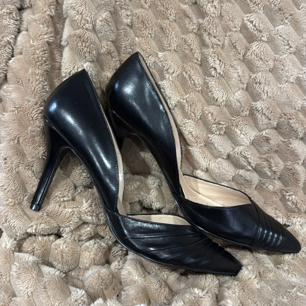 Nine West black leather pumps us 6.5